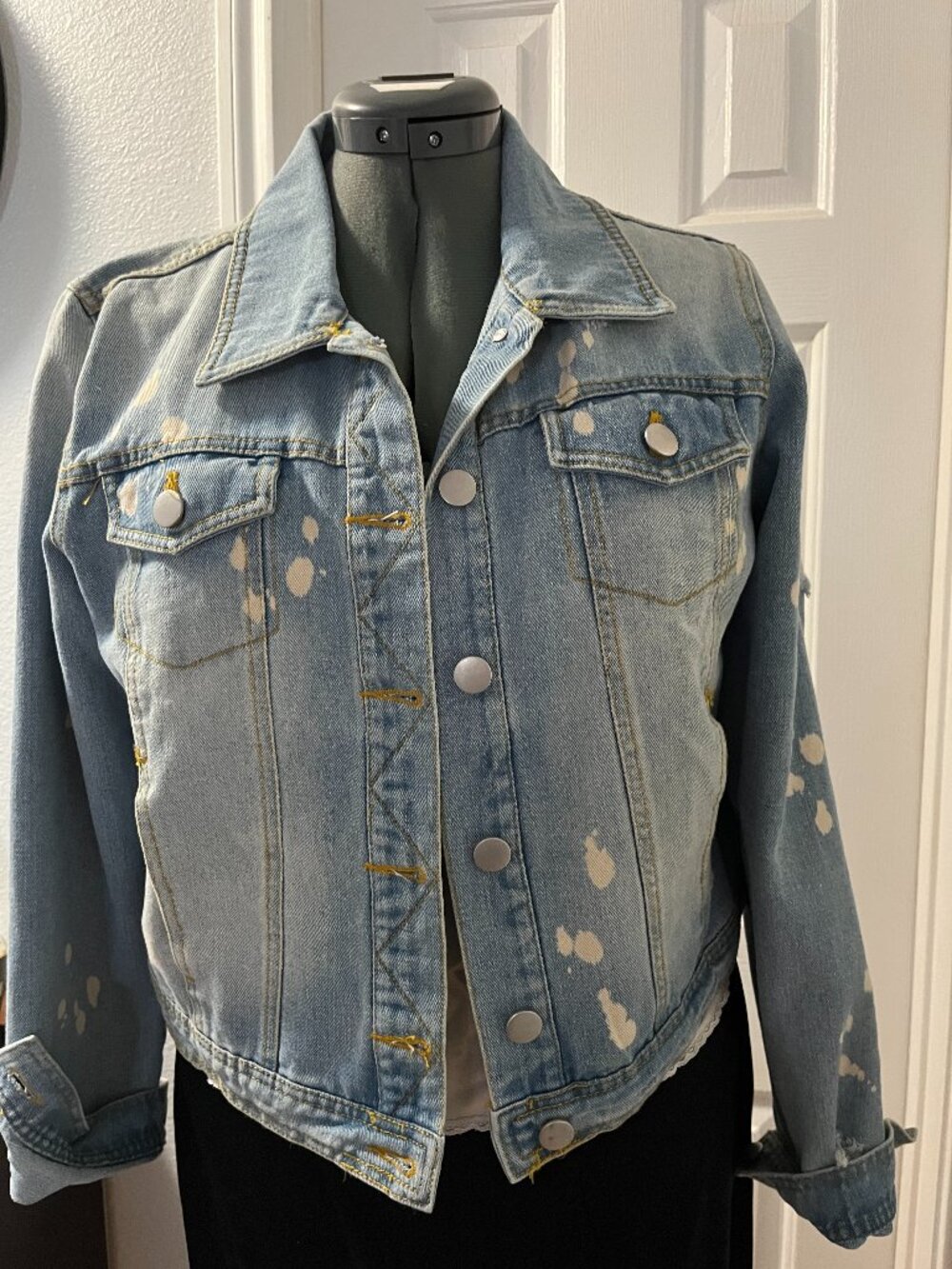 ACTIVE USA Distressed Denim Women’s Jacket – Size L